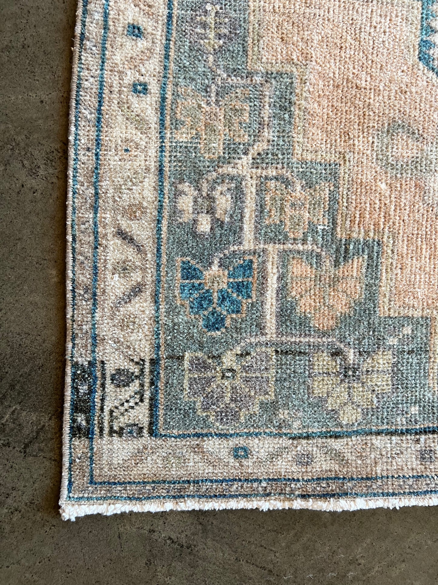 Vintage Turkish Rug VR814 - 2'6"x4'