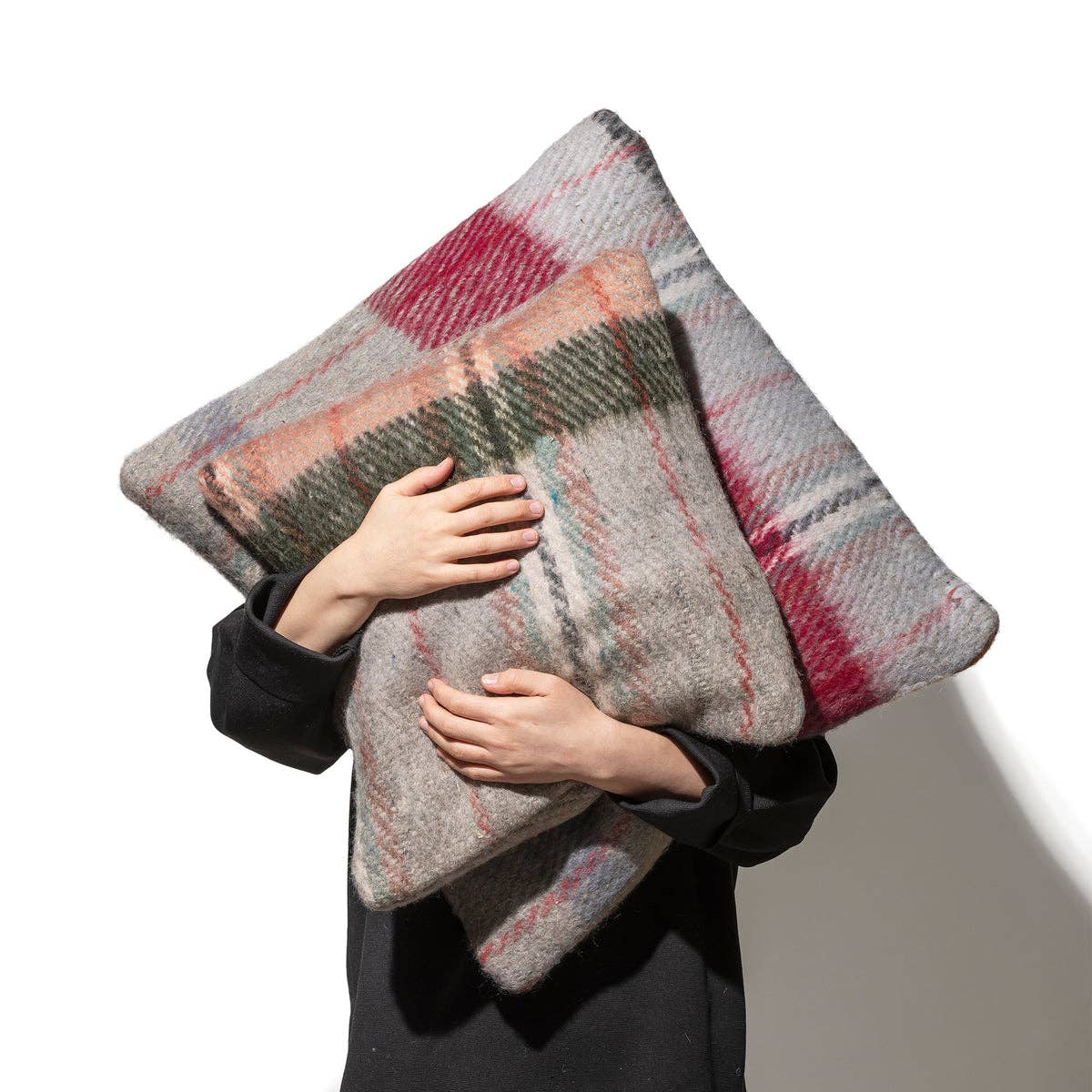 RECYCLED WOOL MIX Pillow 60 x 60 / Assorted Color
