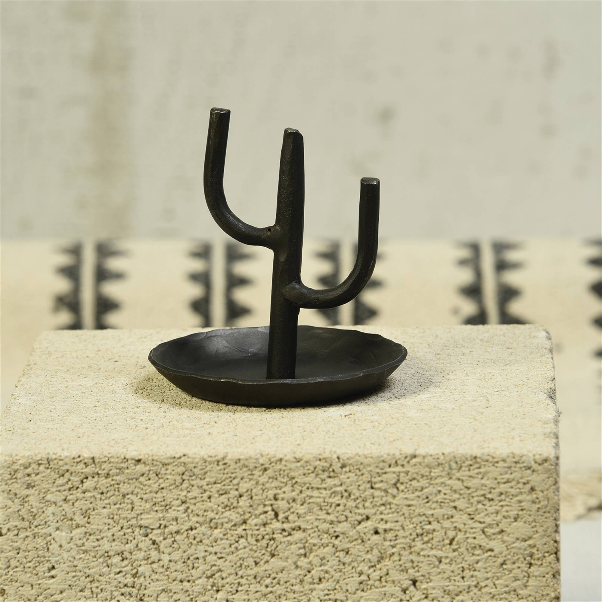 Iron Cactus Ring Holder