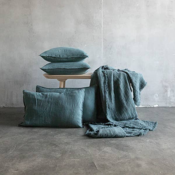 Linen Throw With Fringes - Balsam Green