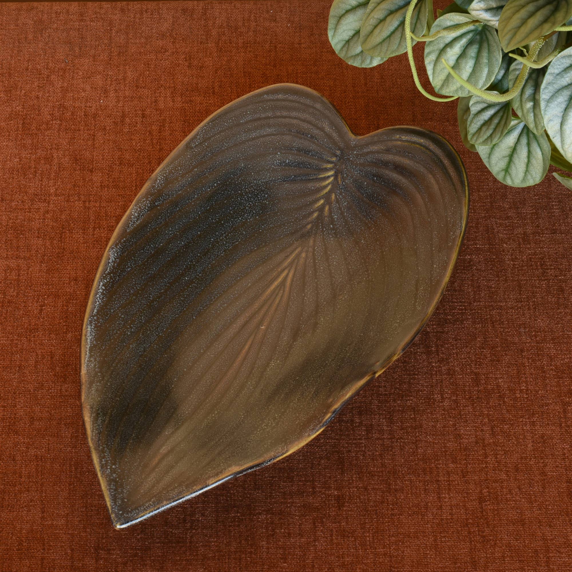 Begonia Leaf Tray Large