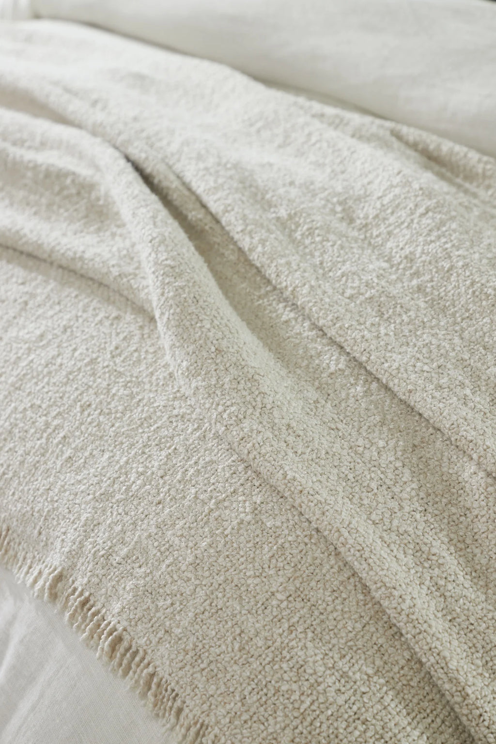 Andrea Coverlet, Ivory