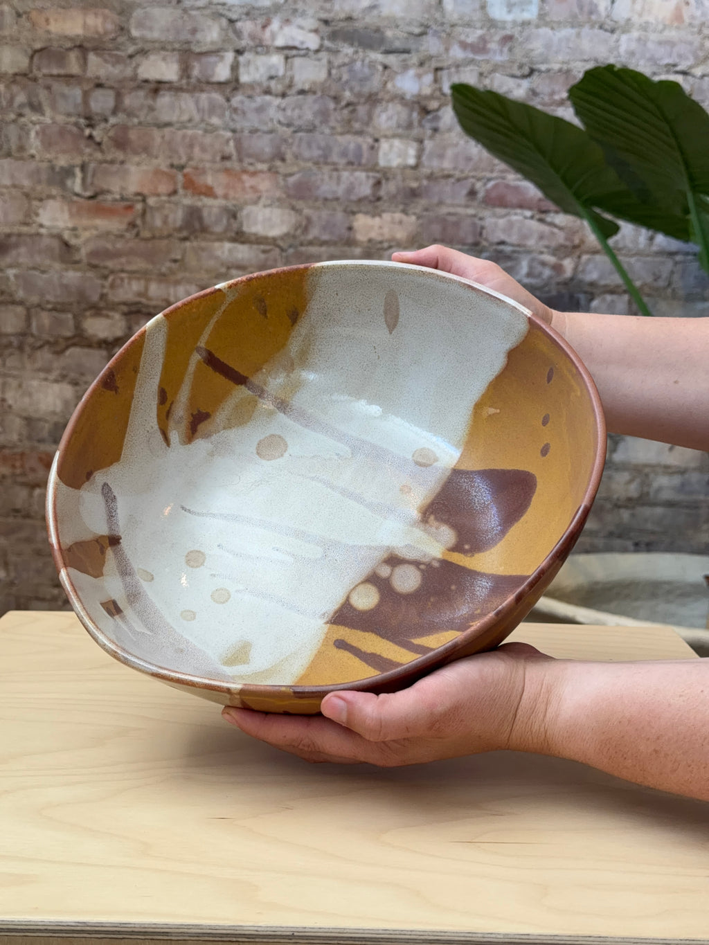 AM 12" Round Bowl in Marble Ochre