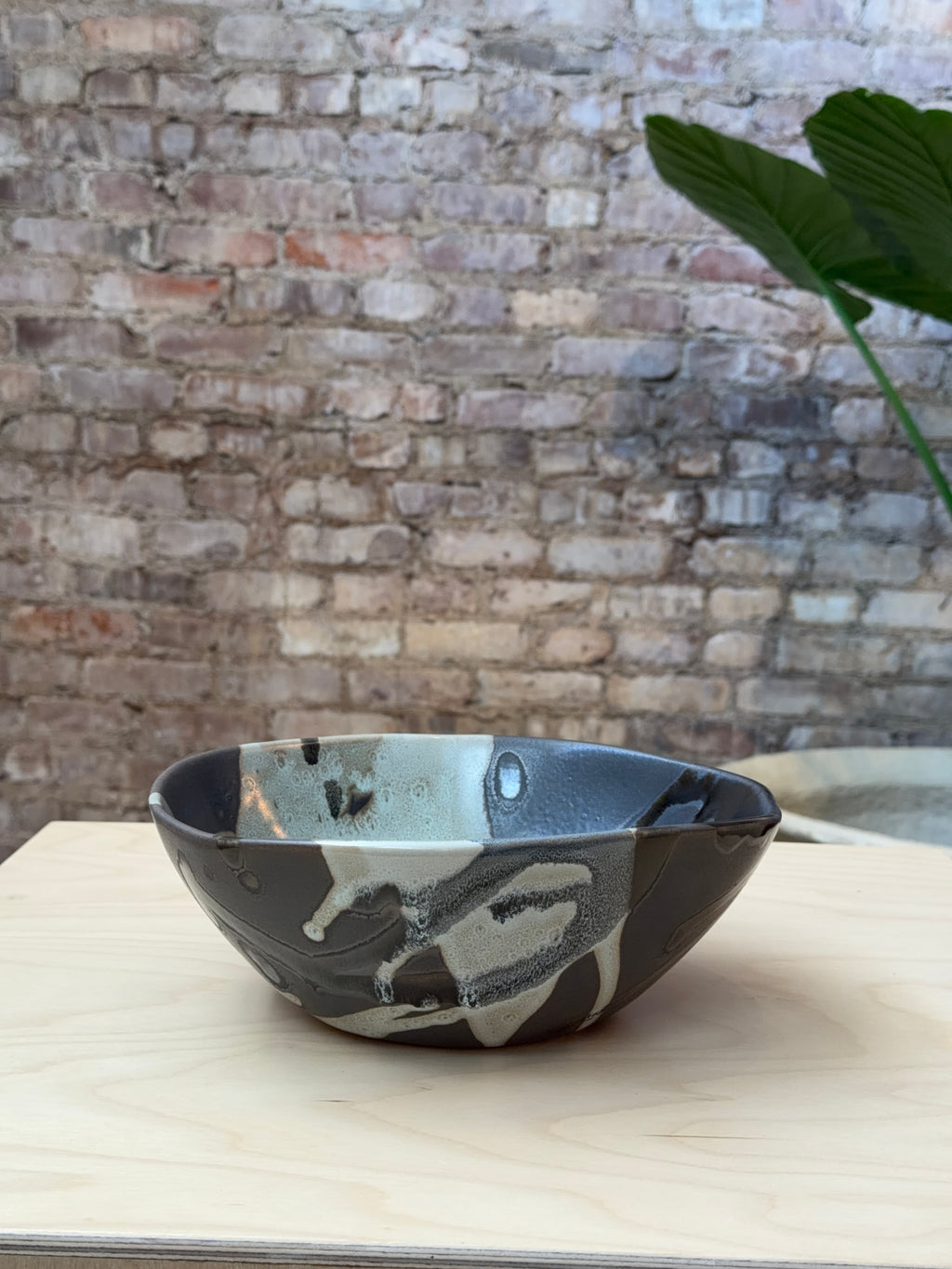 Am 9" Round Bowl in Marble Charcoal