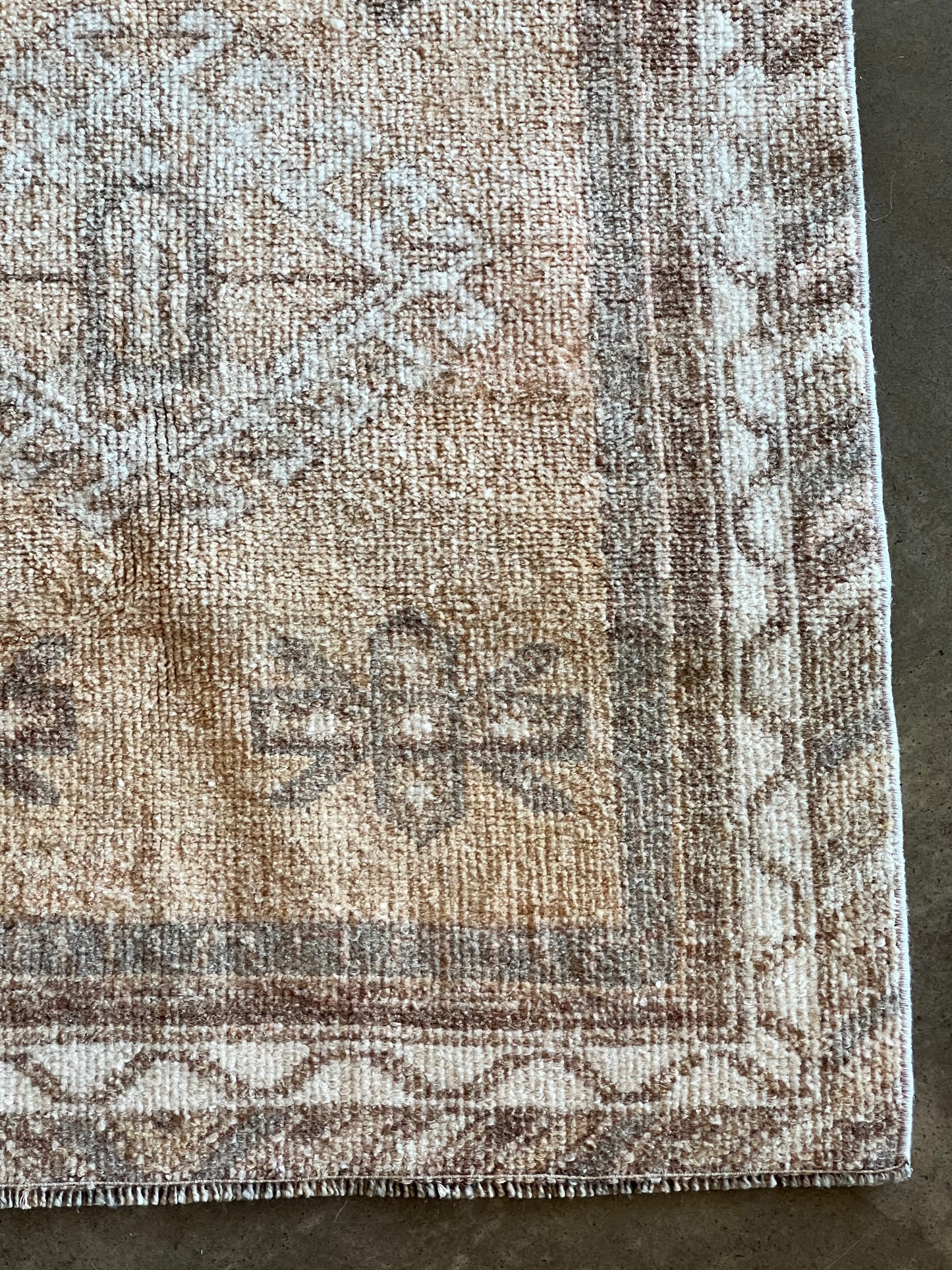 Vintage Turkish Rug VR823 - 2'6"x4'