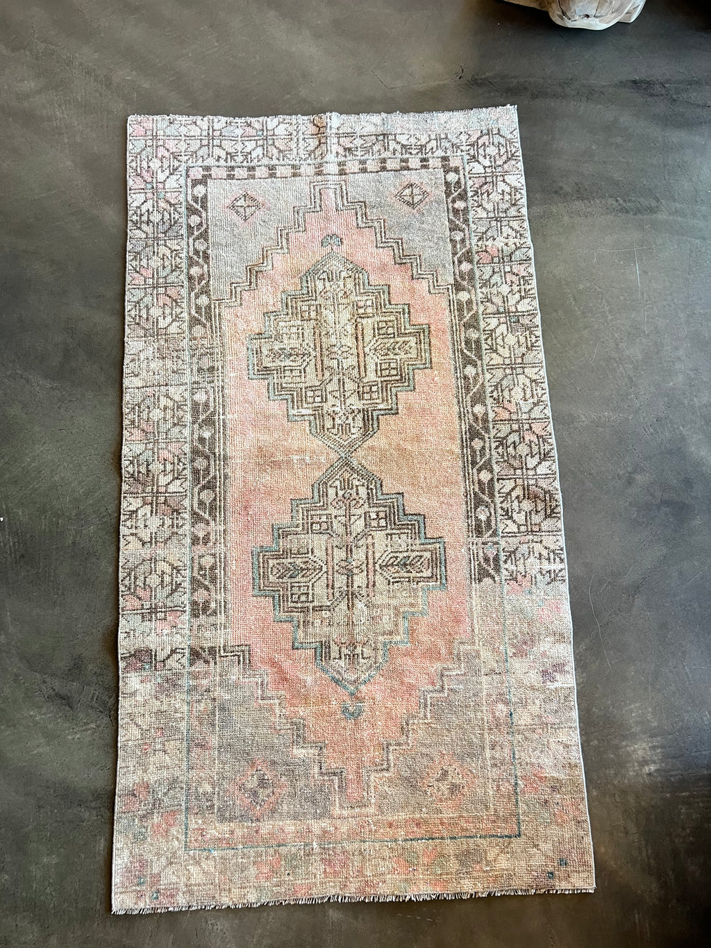 Vintage Turkish Rug VR717 - 5'7"x3'1"