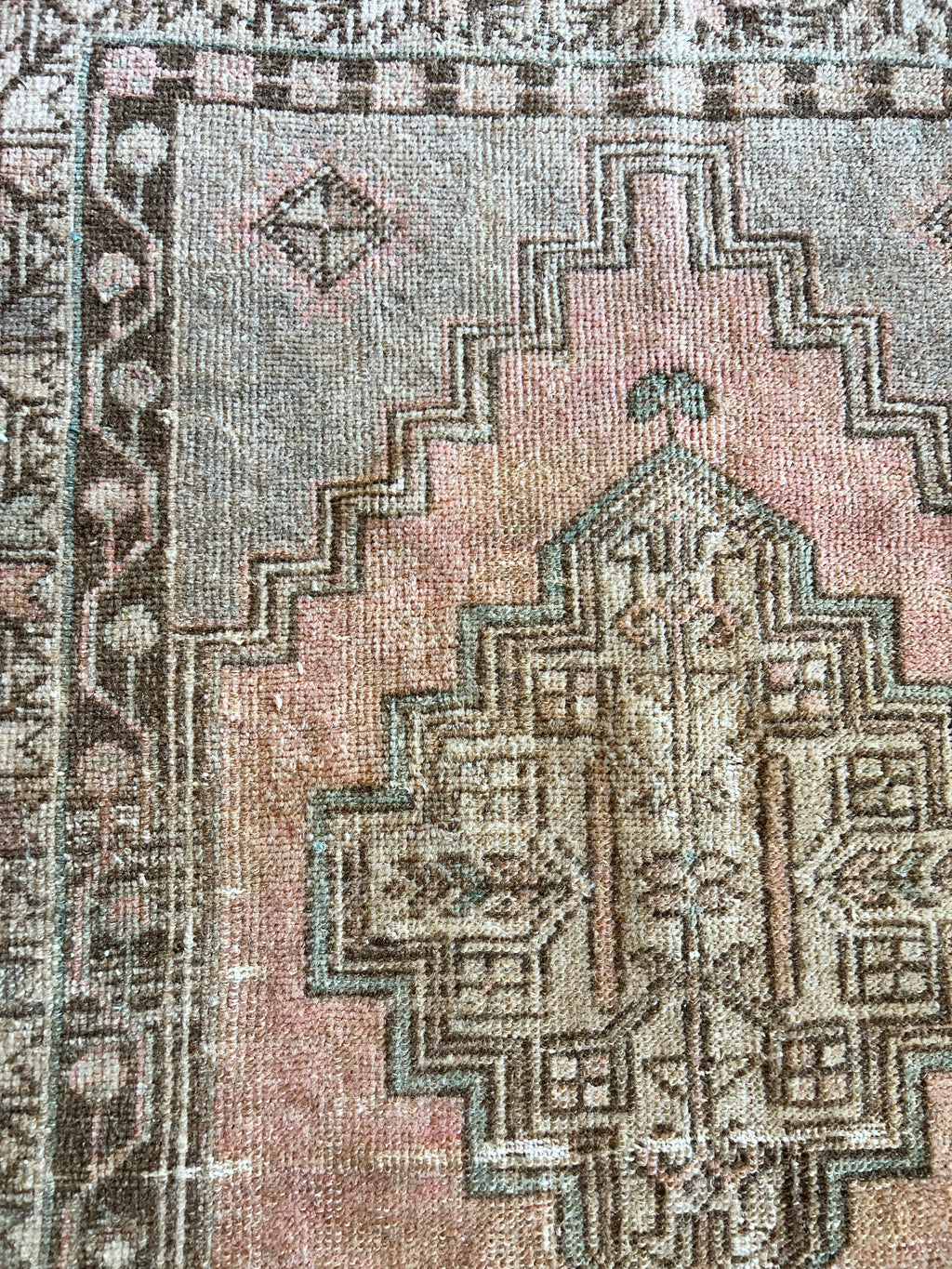 Vintage Turkish Rug VR717 - 5'7"x3'1"