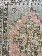 Vintage Turkish Rug VR717 - 5'7"x3'1"