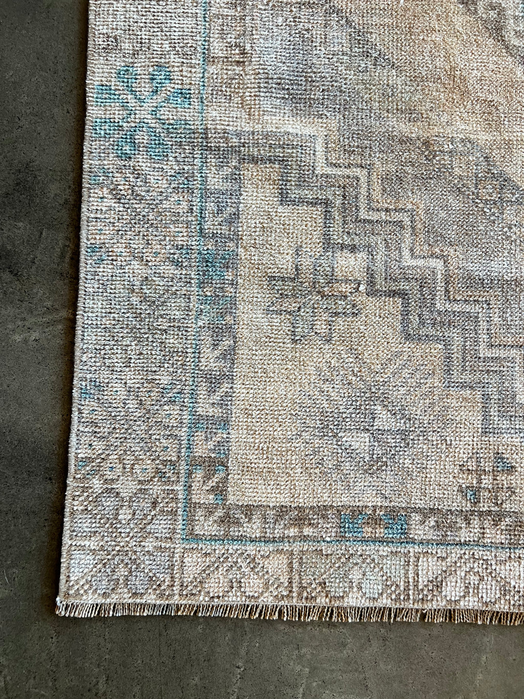 Vintage Turkish Rug VR827 - 5'5"x3'3"