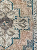 Vintage Turkish Rug VR814 - 2'6"x4'