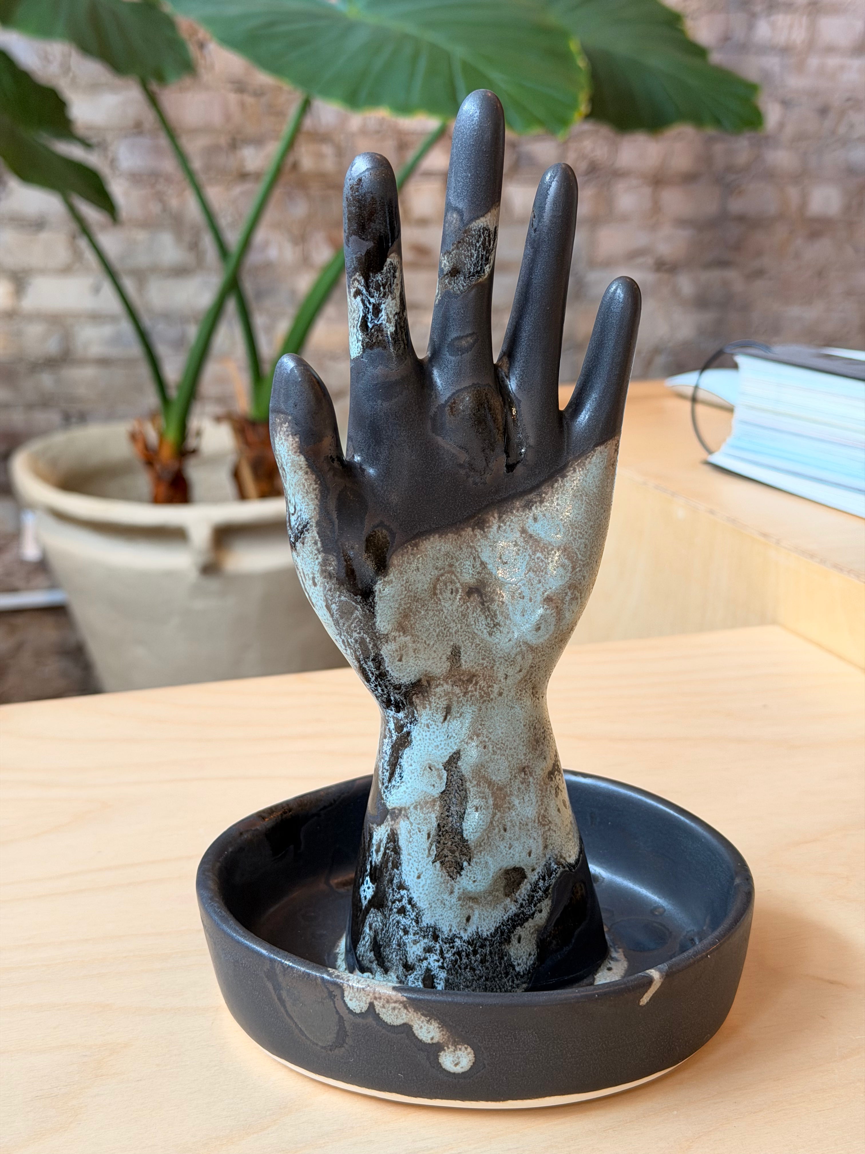 AM Hand in Bowl in Marble Charcoal