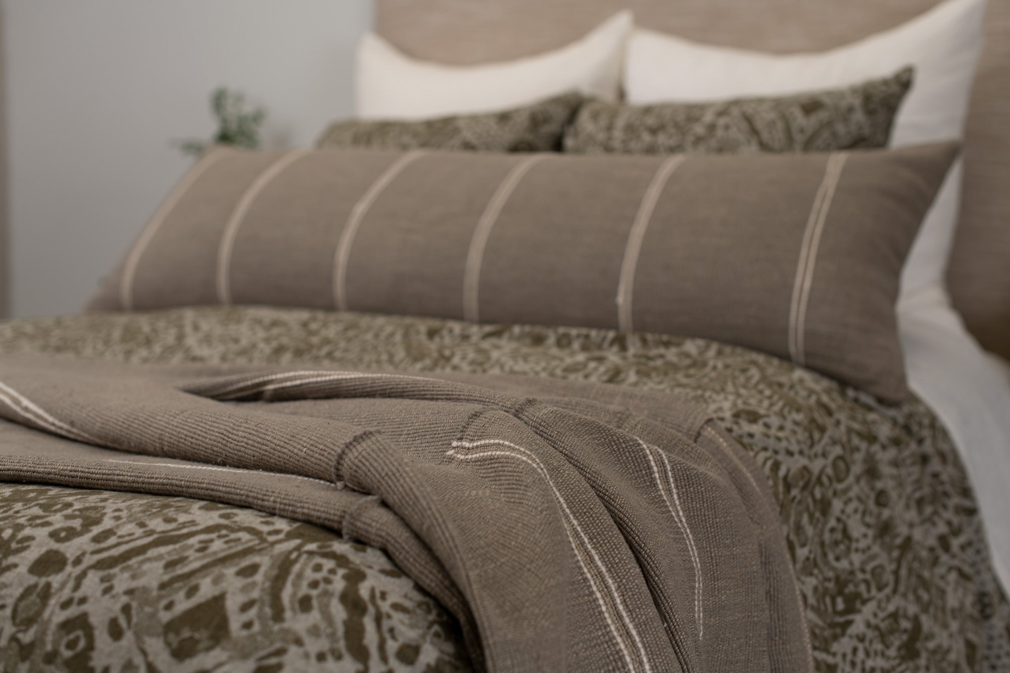 Rhodes Coverlet, Pewter