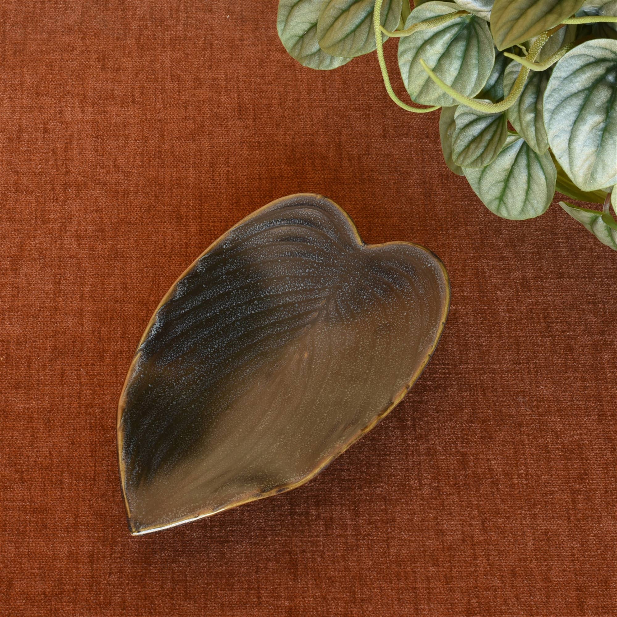 Begonia Leaf Tray Small