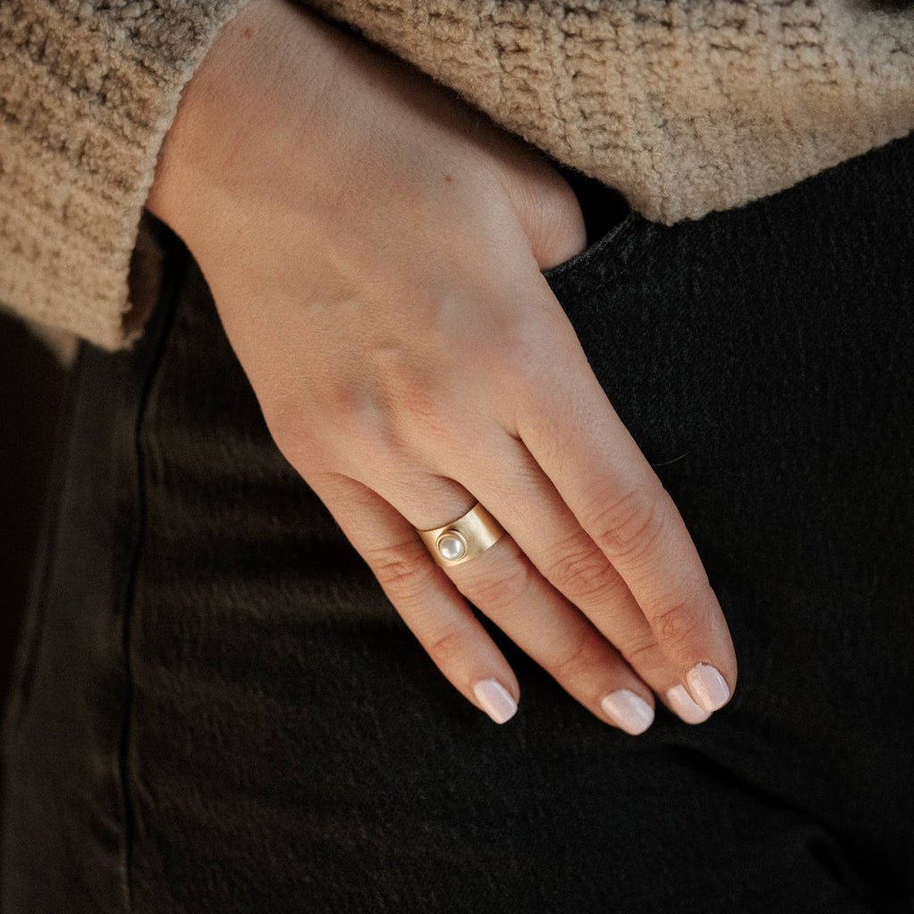 Nile Ring // 6mm // Pearl
