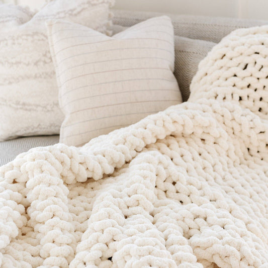 Chunky Knit Throw Blankets