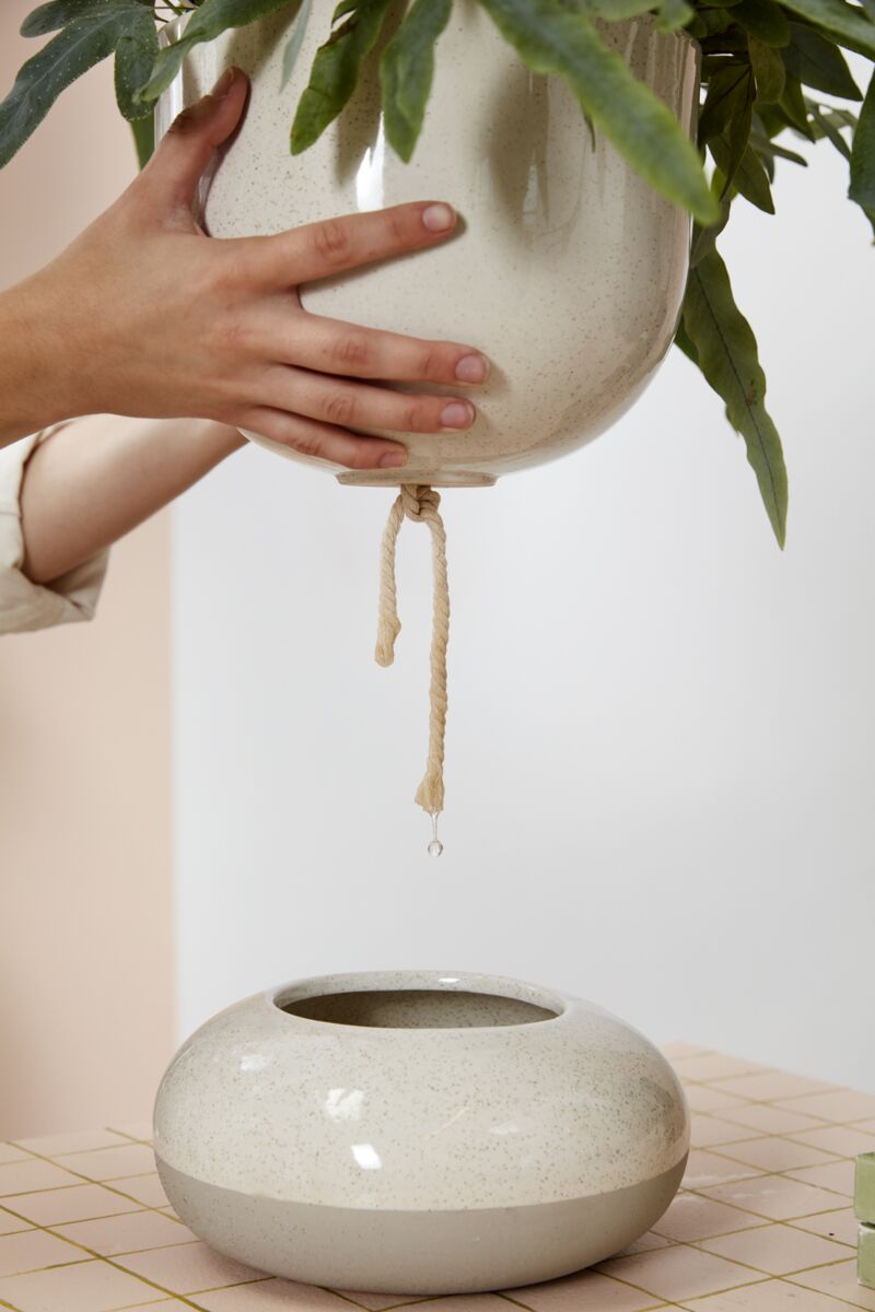 Tartu Self-Watering Pot with Saucer